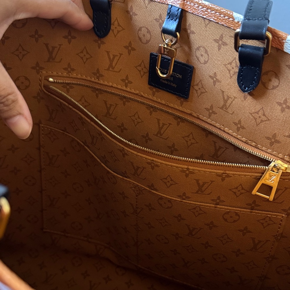 Louis Vuitton OnTheGo Giant Crafty Monogram - Picture 3 of 7